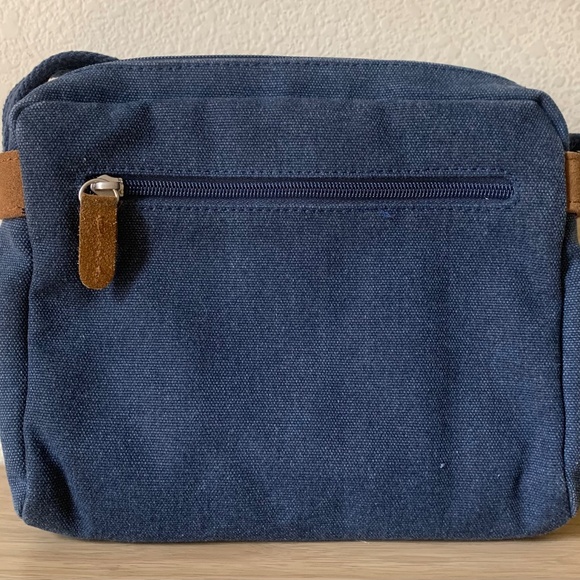 Travelon Anti-Theft Heritage Crossbody Bag - Picture 4 of 6